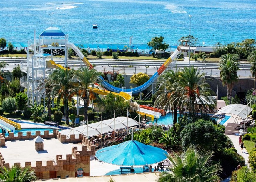 Crystal Admiral Resort Suites Spa 