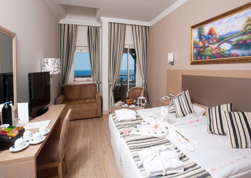 Crystal Tat Beach Golf Resort & Spa 