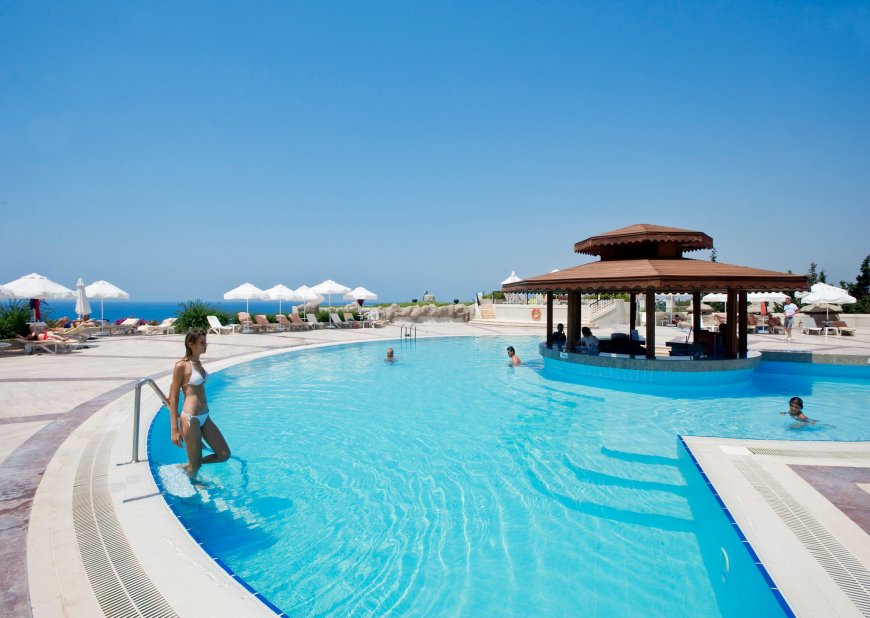 Crystal Sunrise Queen Luxury Resort & Spa  