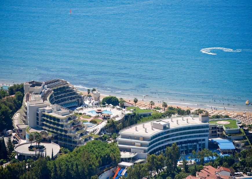 Crystal Sunrise Queen Luxury Resort & Spa  