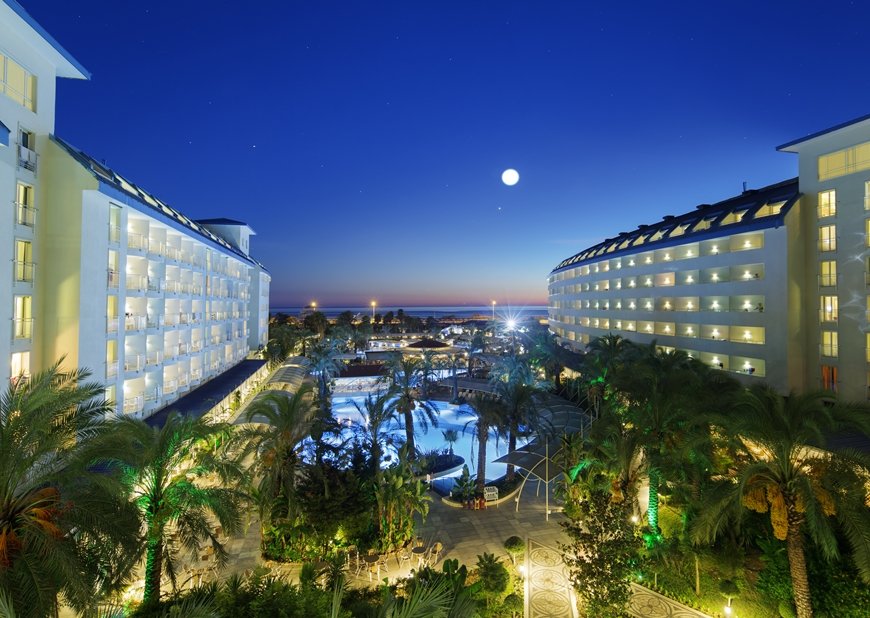 Crystal Admiral Resort Suites Spa 