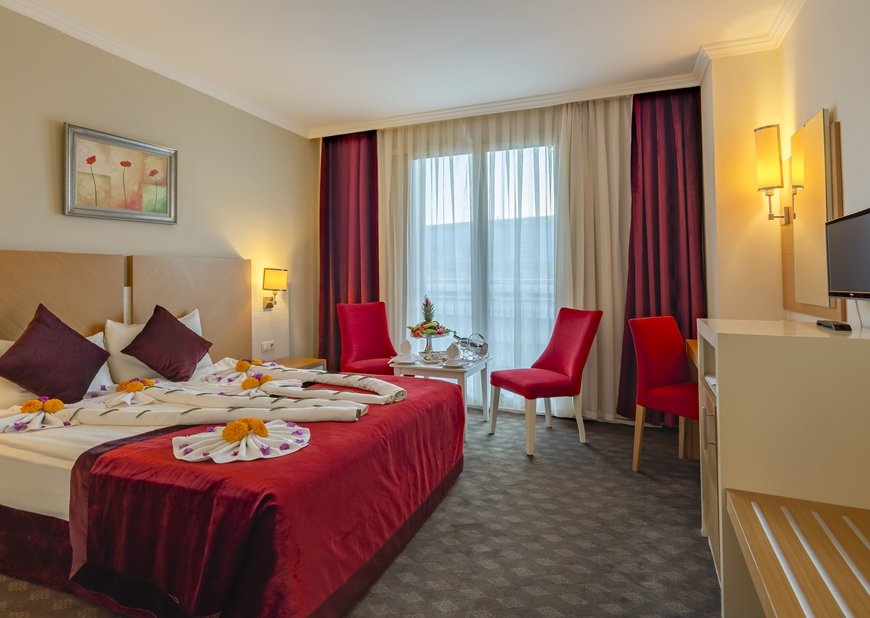 Crystal Admiral Resort Suites Spa 