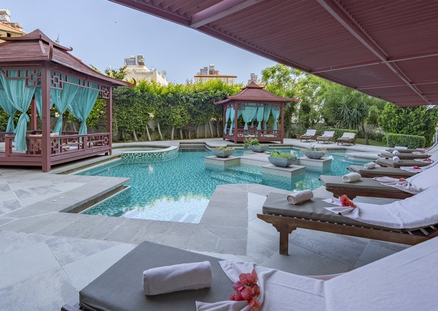 Crystal Admiral Resort Suites Spa 