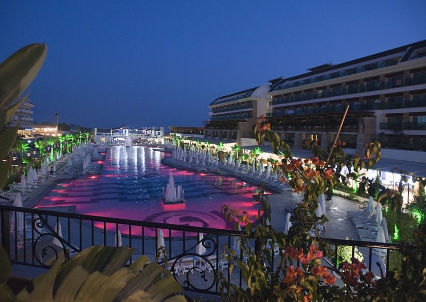 Crystal Waterworld Resort Spa 