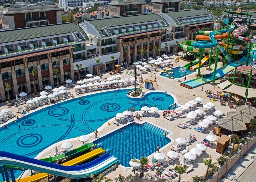 Crystal Waterworld Resort Spa 